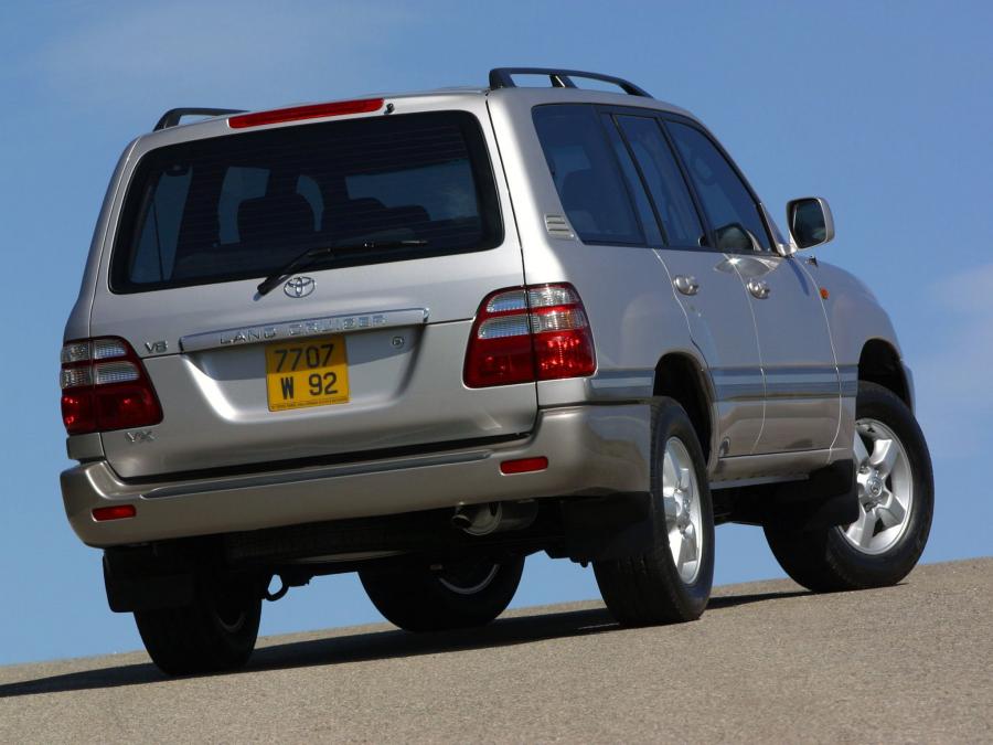  Toyota Land Cruiser 100 VX 2002 года  (фото 11 из 23)